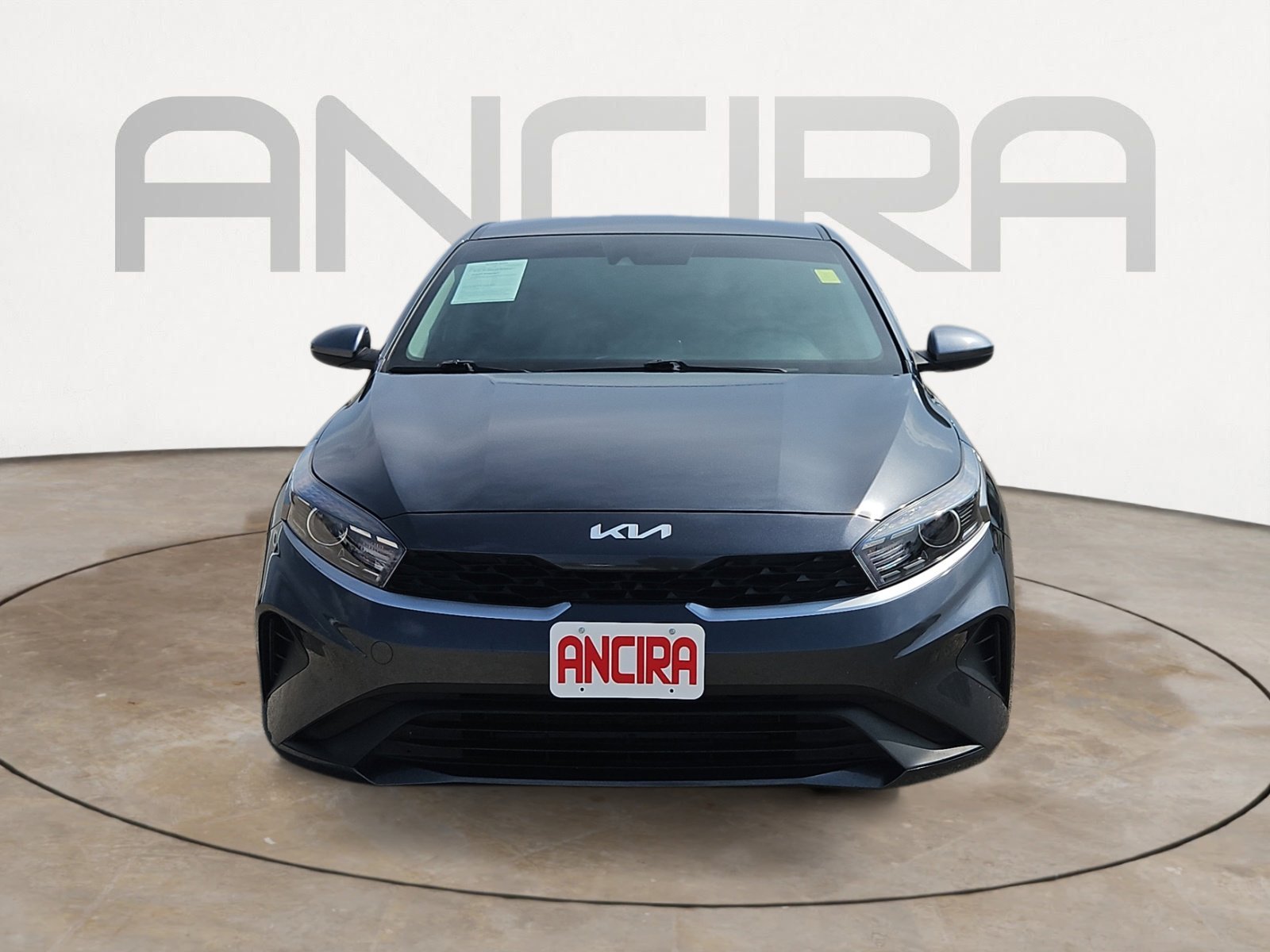 Used 2024 Gravity Gray Kia LXS image 4