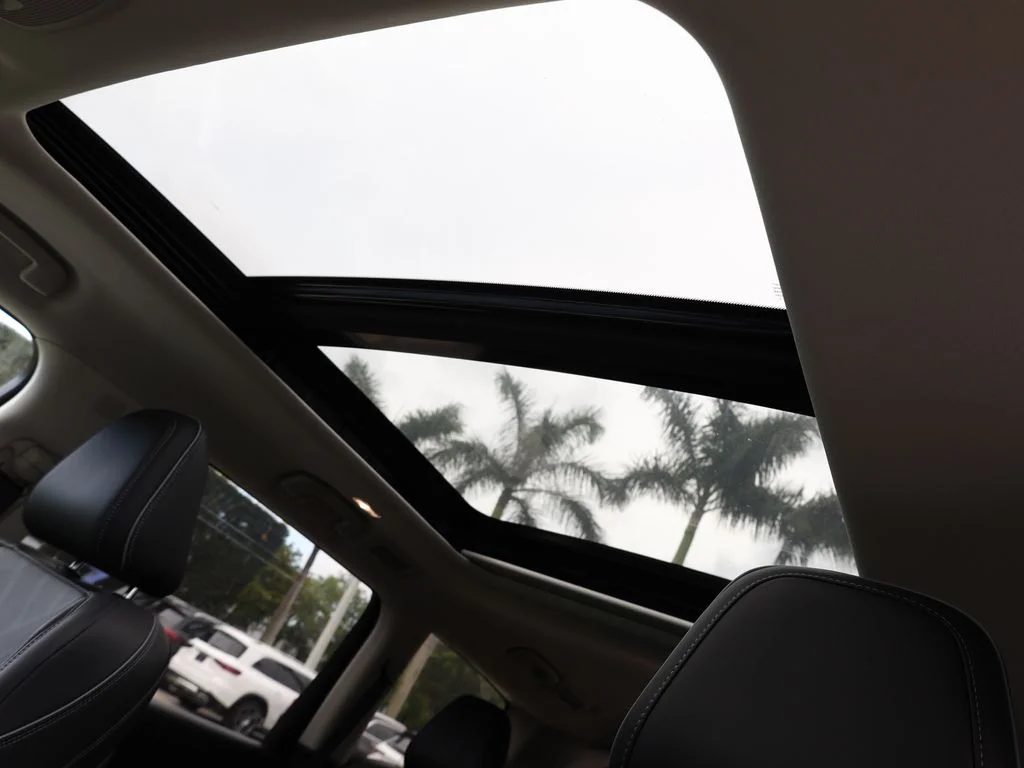 Certified Used 2026 White INFINITI LUXE image 19