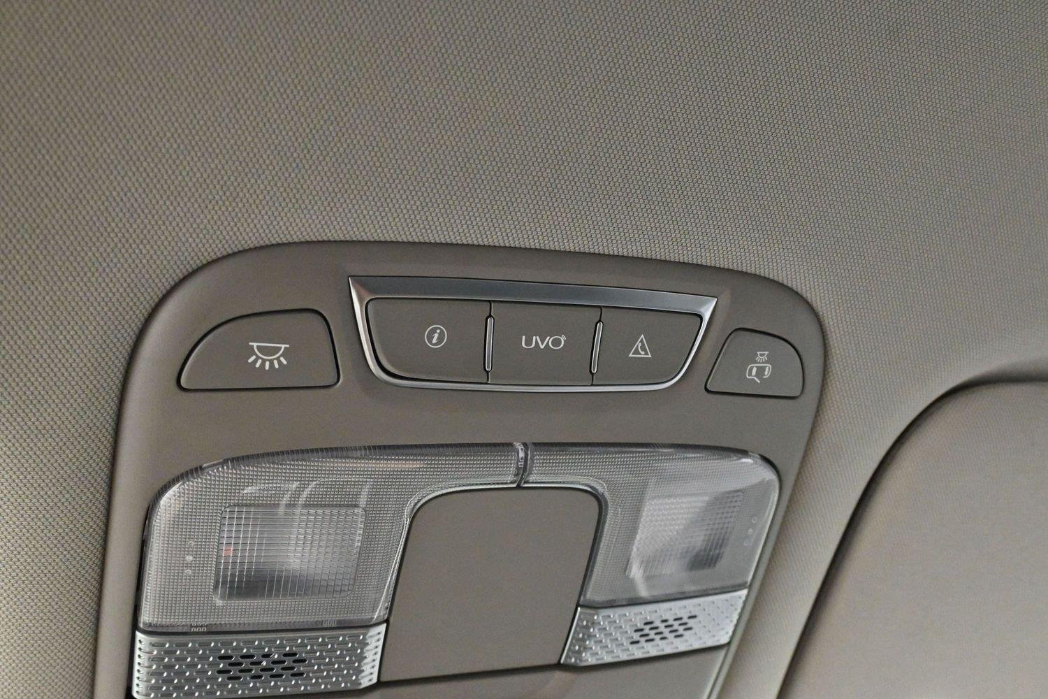 Used 2022 Glacial White Pearl Kia LX image 25