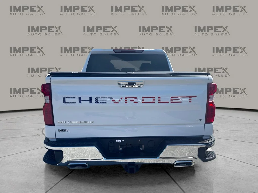 Used 2025 White Chevrolet LT image 4