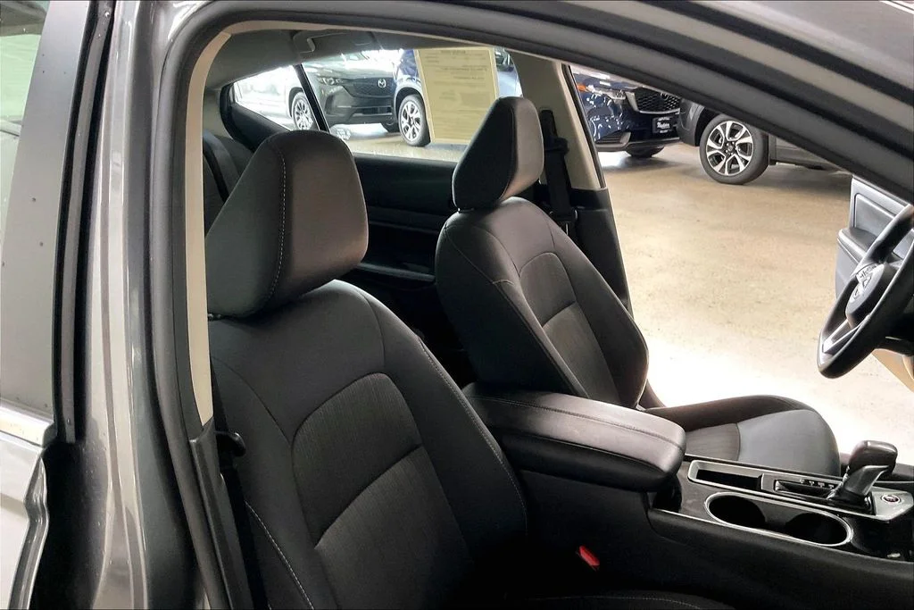 Used 2024 Gray Nissan 2.5 SV image 6