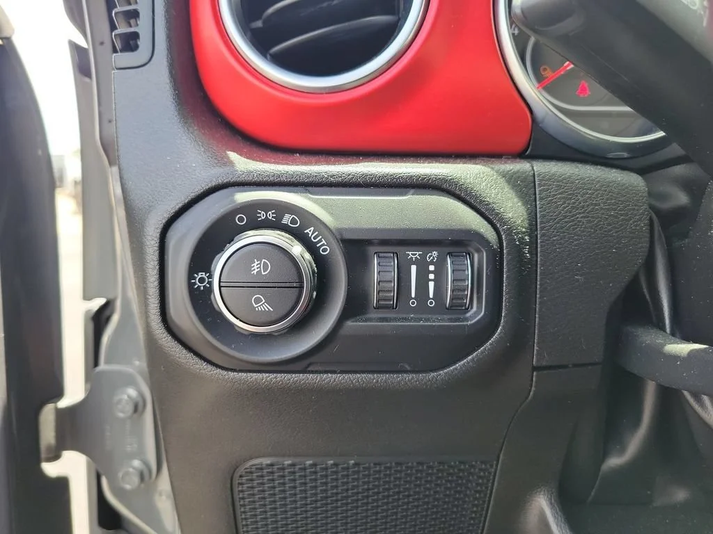 Used 2022 Gray Jeep Rubicon 4x4 image 18
