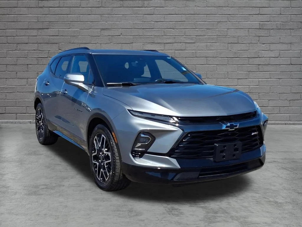 Used 2023 Sterling Gray Metallic Chevrolet RS image 2