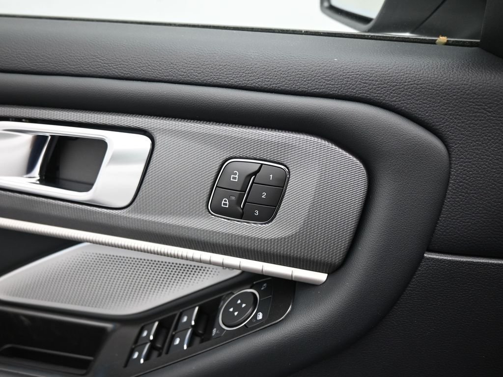 New 2025 Star White Metallic Tri-Coat Ford ST image 11