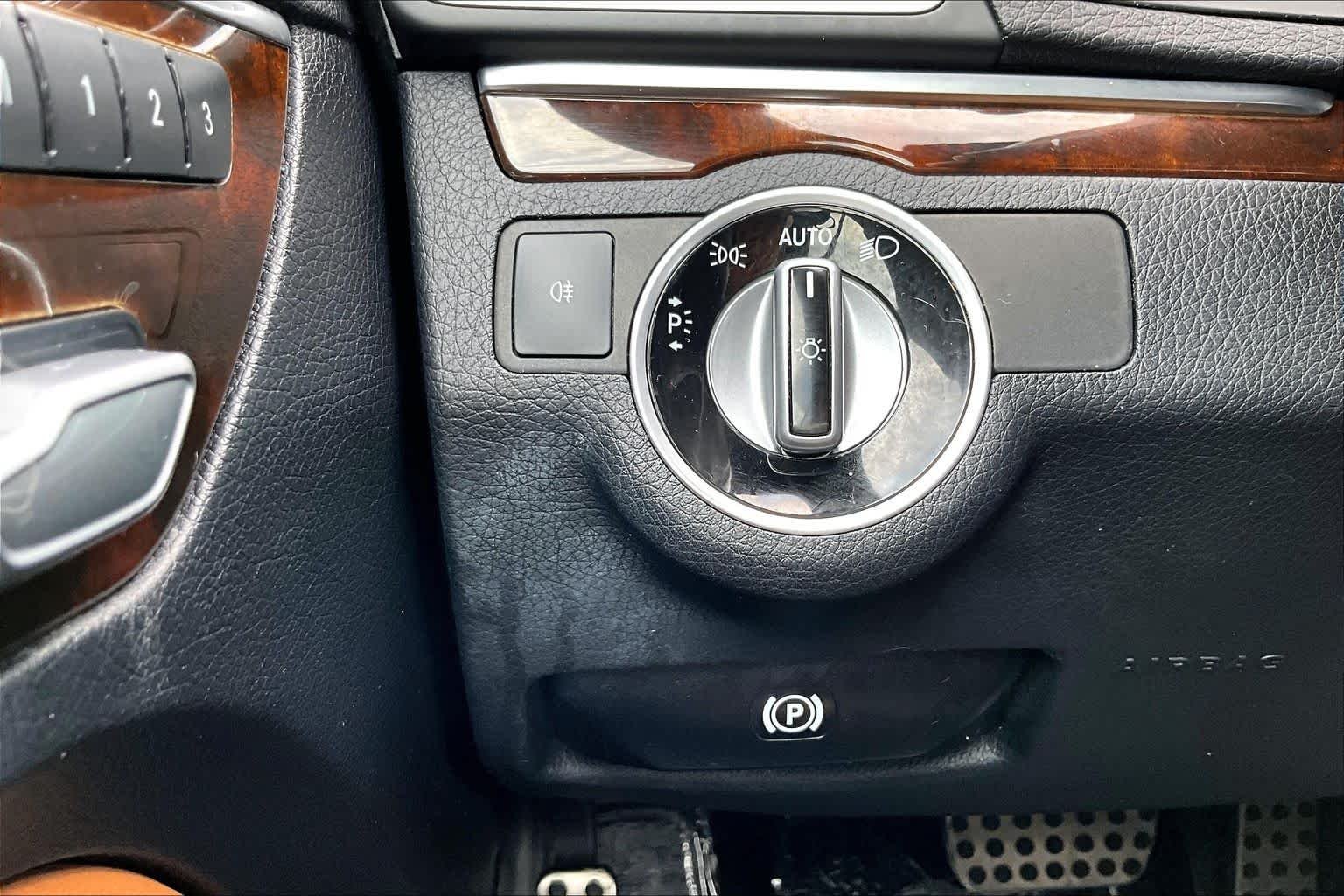 Used 2014 Diamond White Metallic Mercedes-Benz E 350 image 34