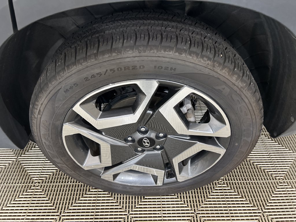 Used 2024 Silver Hyundai SEL image 10