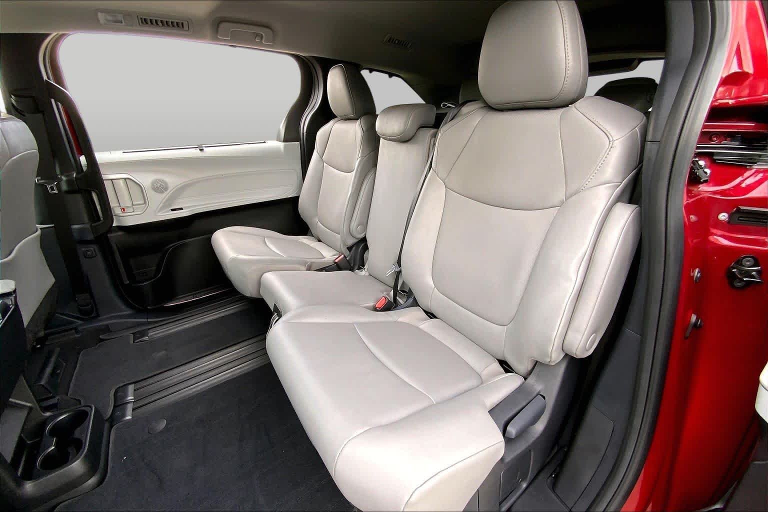 Used 2026 Ruby Flare Pearl Toyota XLE image 20