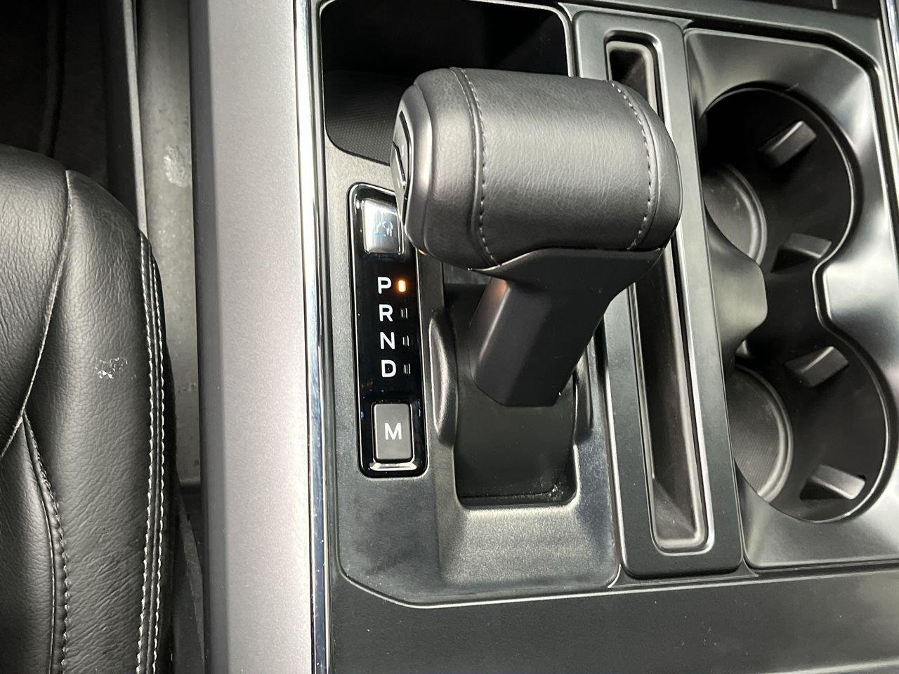 Used 2025 Iconic Silver Ford XLT image 26