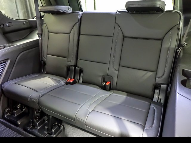 2027 GMC Yukon Denali - Photo 11