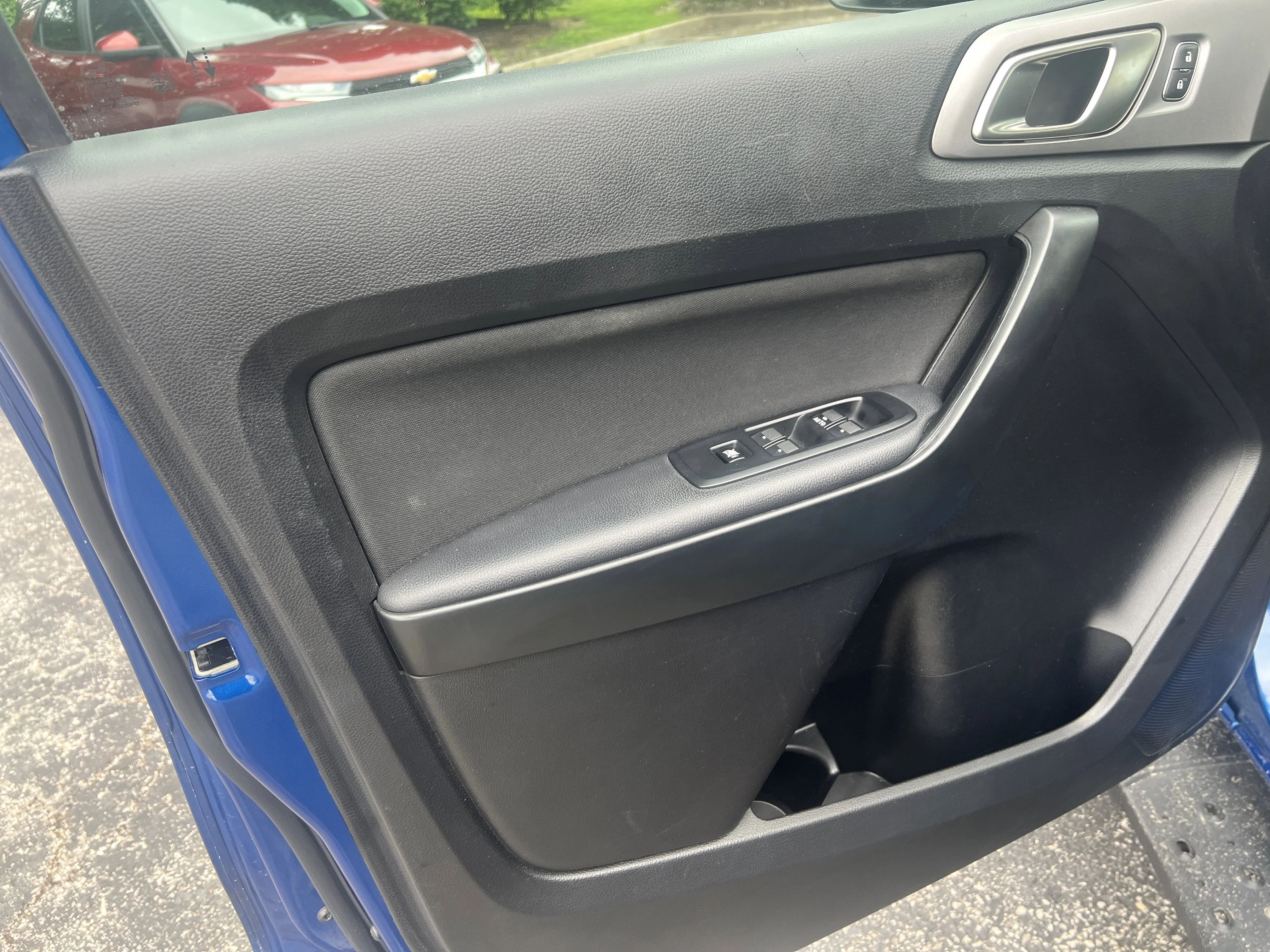 Used 2020 Lightning Blue Metallic Ford XLT image 8