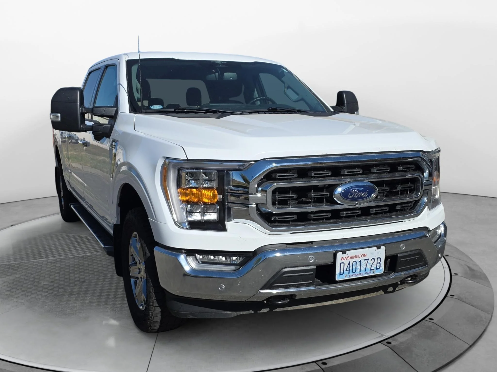 Certified Used 2023 Oxford White Ford XLT image 4