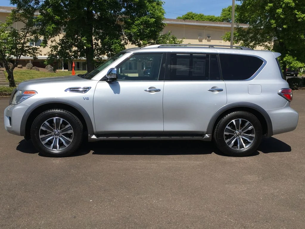 Used 2020 Silver Nissan SL image 3
