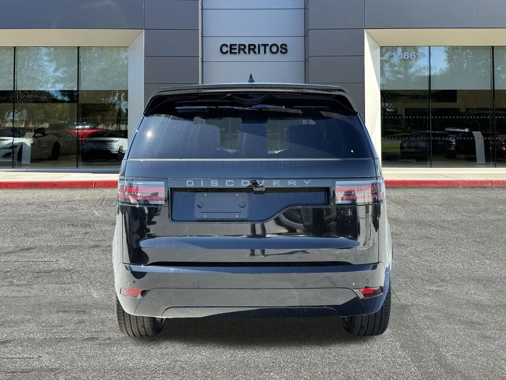 Used 2025 Black Land Rover Dynamic SE image 6