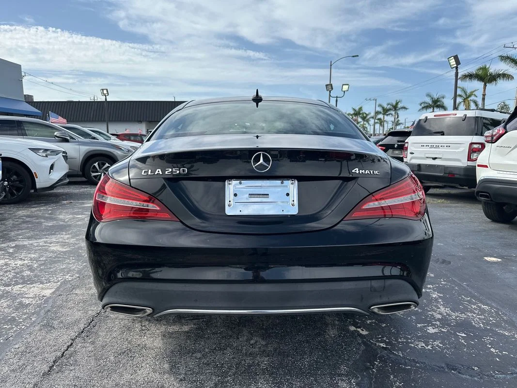 Used 2019 Black Mercedes-Benz 4MATIC® image 6