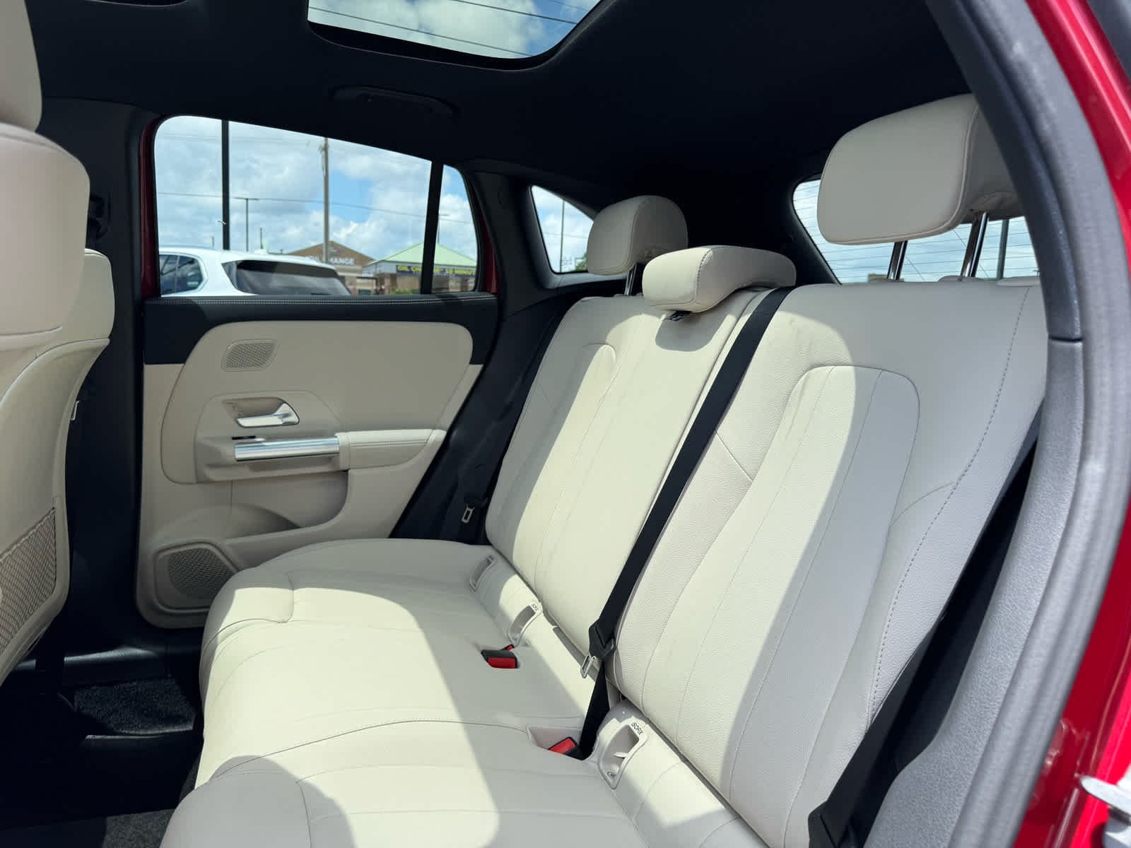 New 2026 MANUFAKTUR Patagonia Red Metallic Mercedes-Benz GLA 250 image 34
