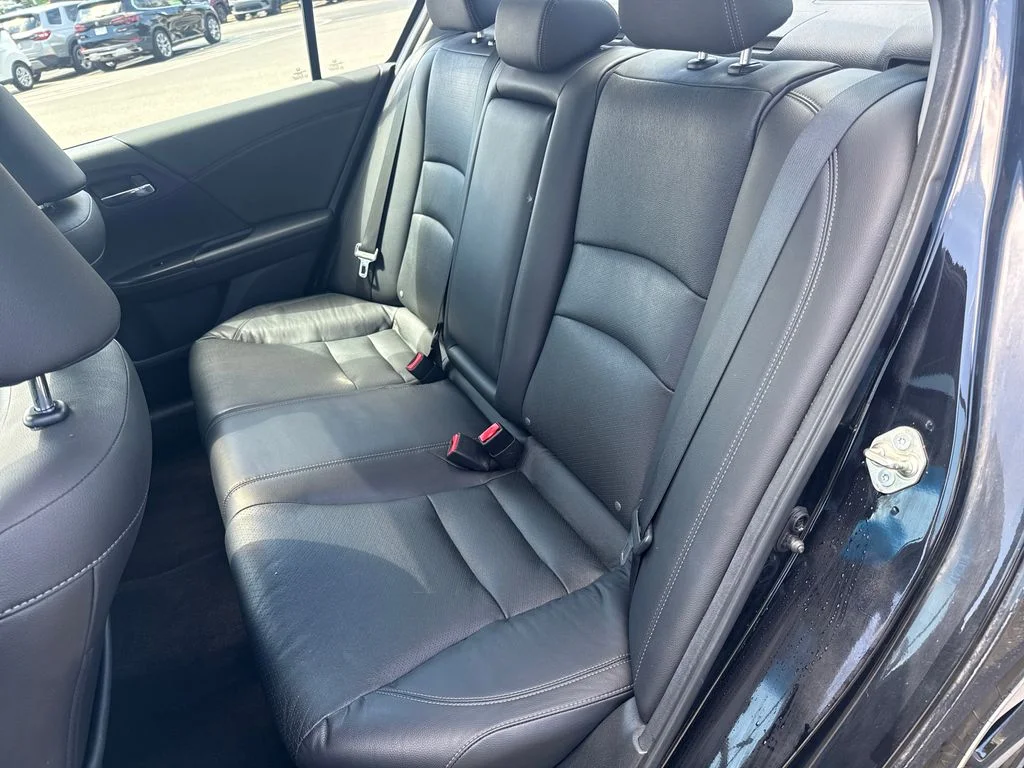 Used 2016 Crystal Black Pearl Honda EX-L image 29
