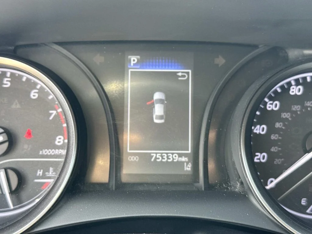 Used 2022 White Toyota SE image 27