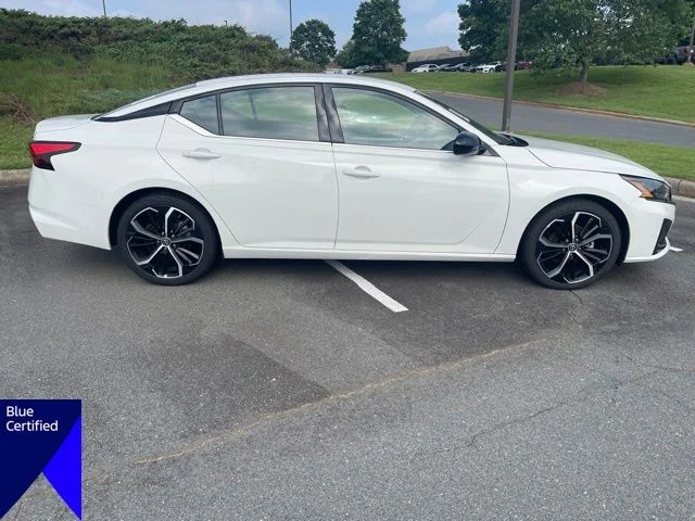 Used 2026 White Nissan 2.5 SR image 6