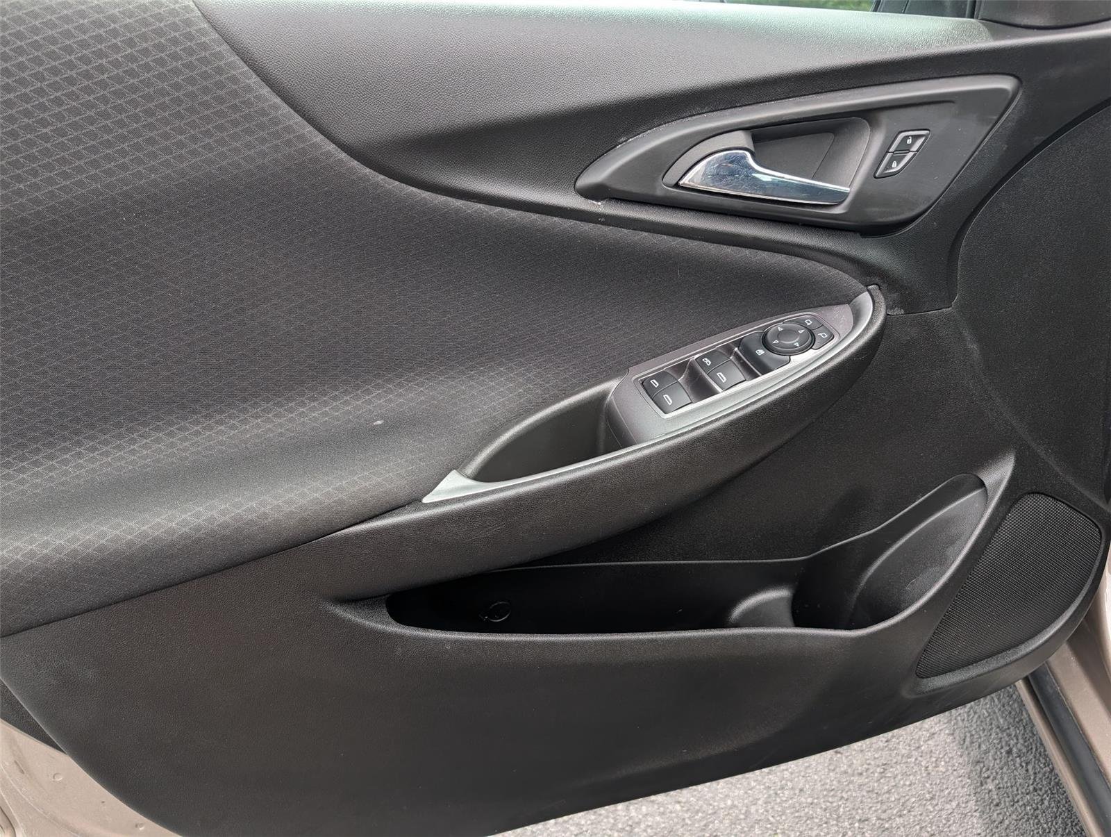 Used 2023 Mineral Gray Metallic Chevrolet LT image 14