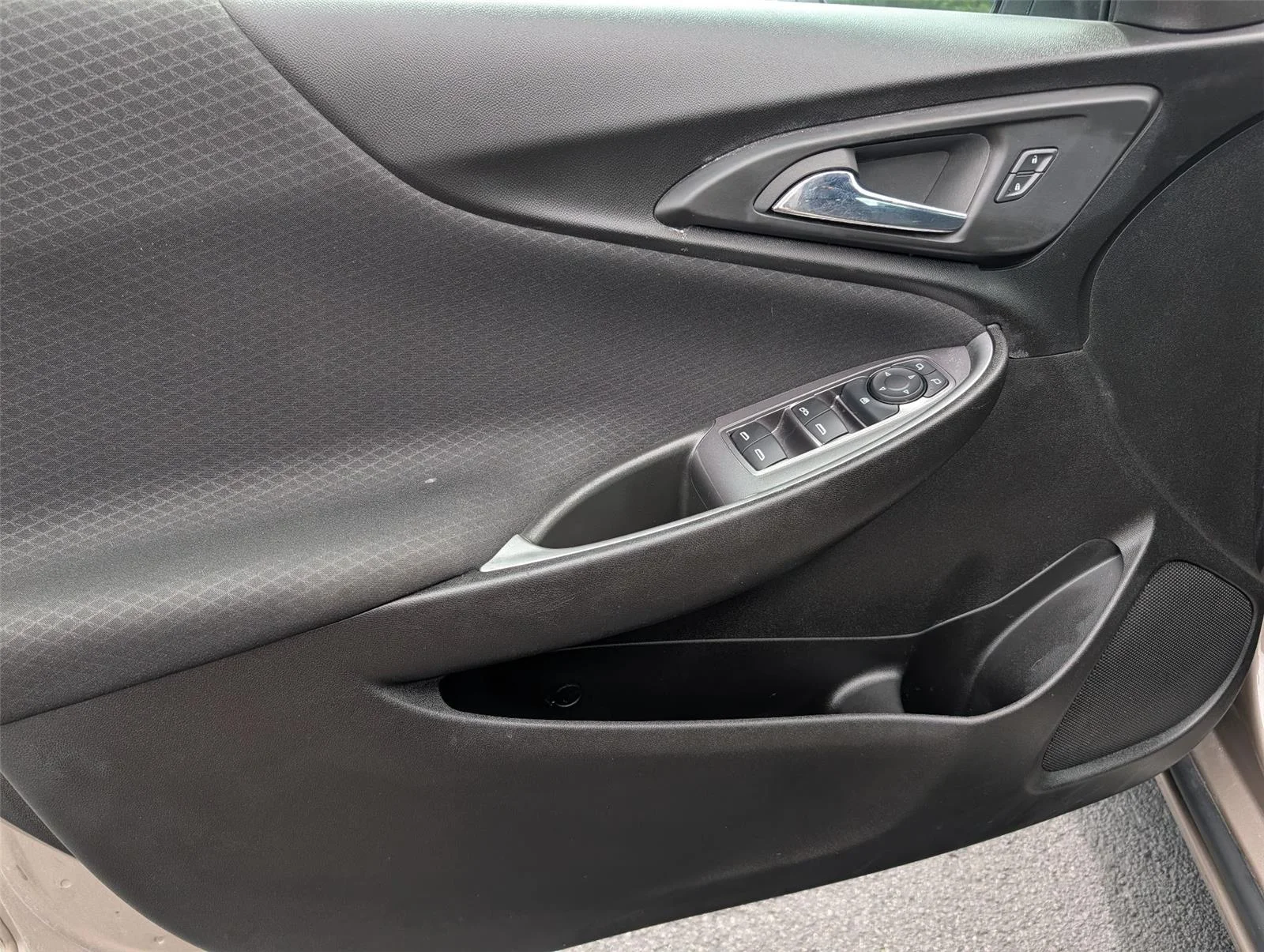 Used 2023 Mineral Gray Metallic Chevrolet LT image 14