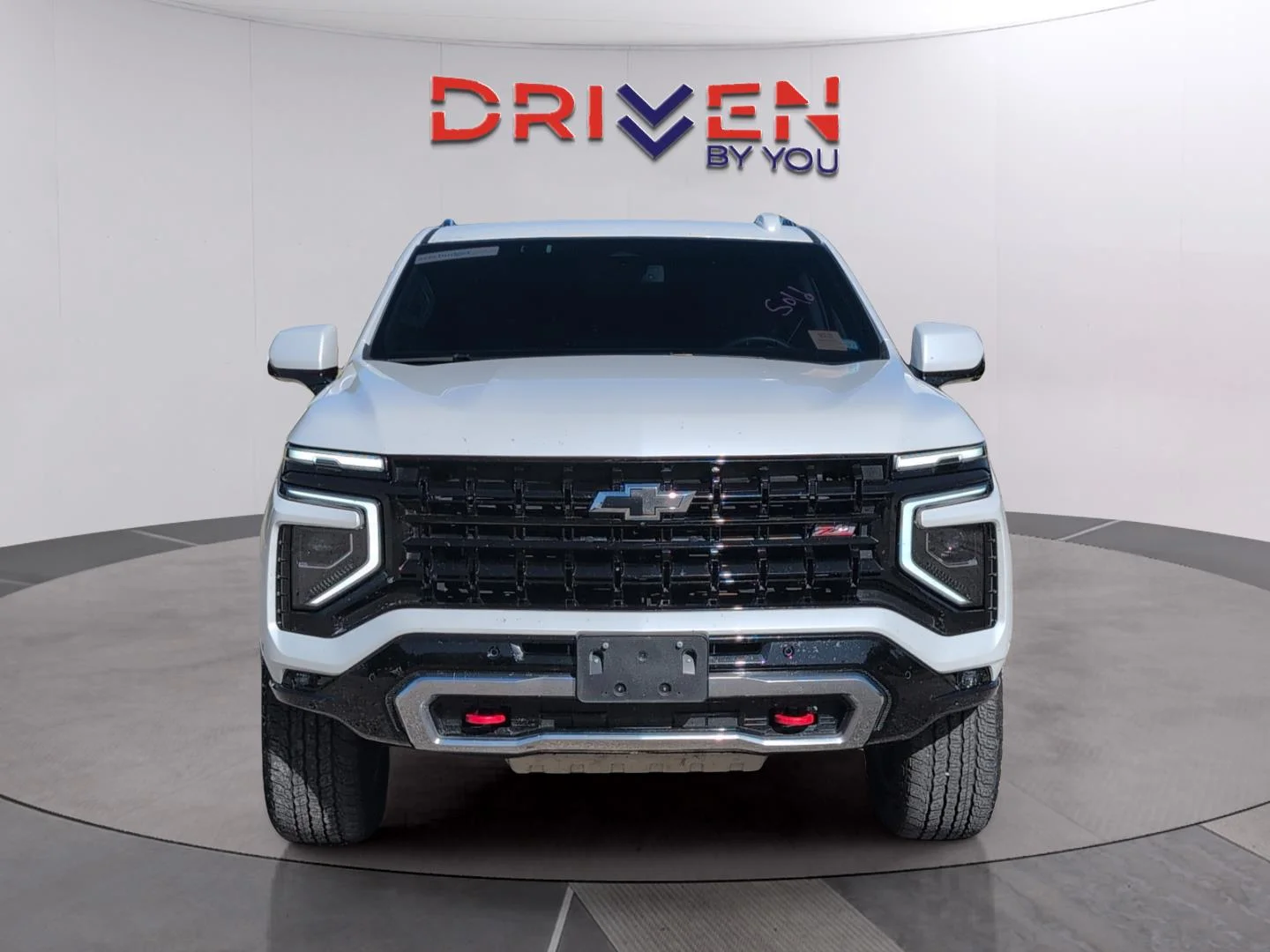Used 2025 Iridescent Pearl Tricoat Chevrolet Z71 image 8