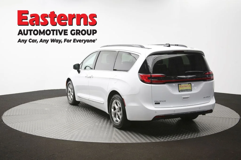 Used 2023 White Chrysler Limited image 68