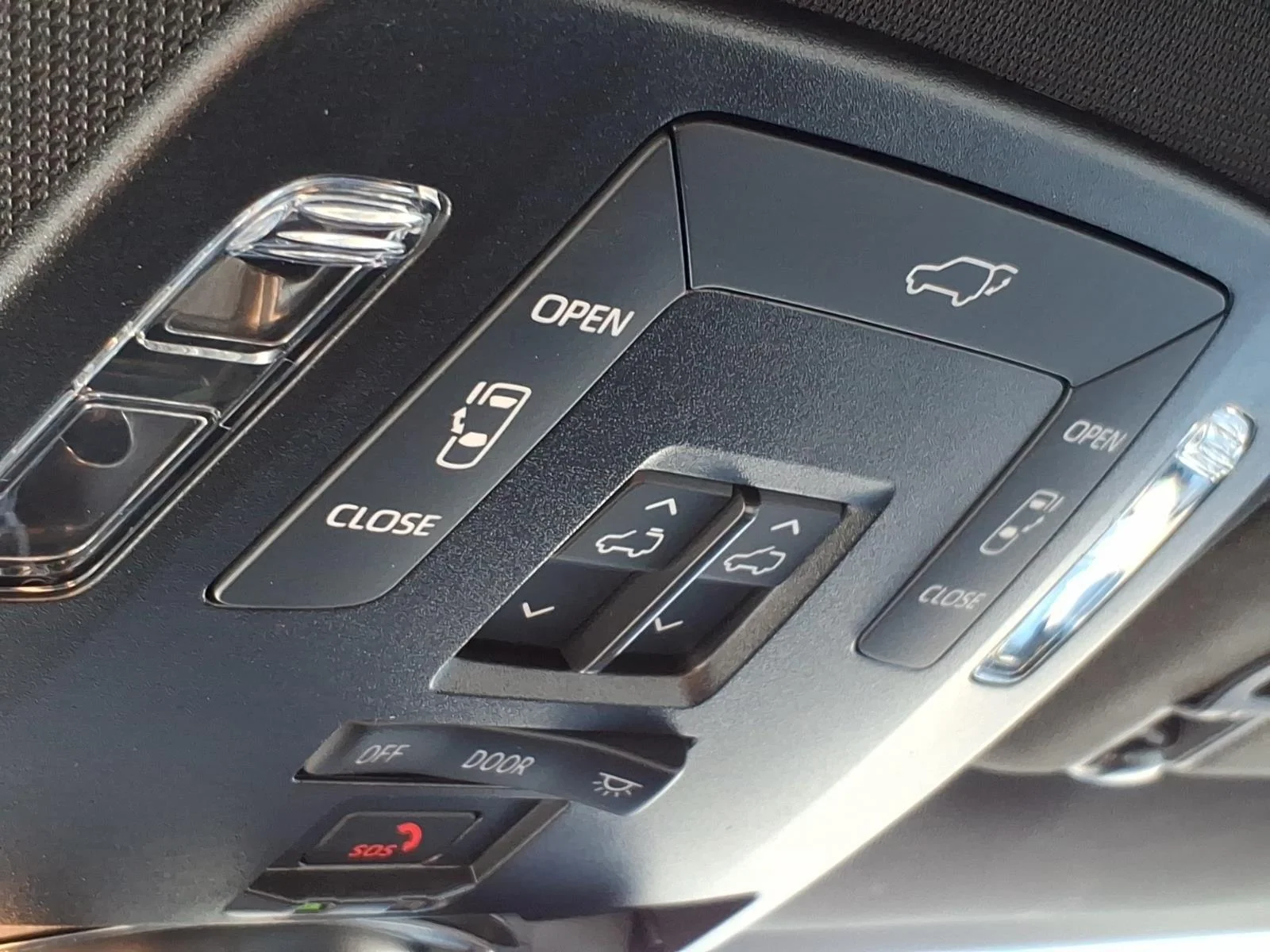 Used 2025 Cement Toyota XSE image 22