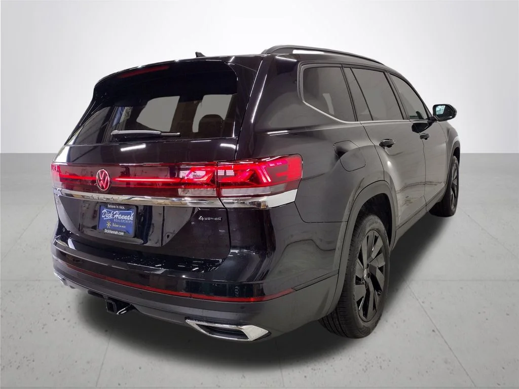 New 2026 Black Volkswagen 2.0T SE w/Technology image 12