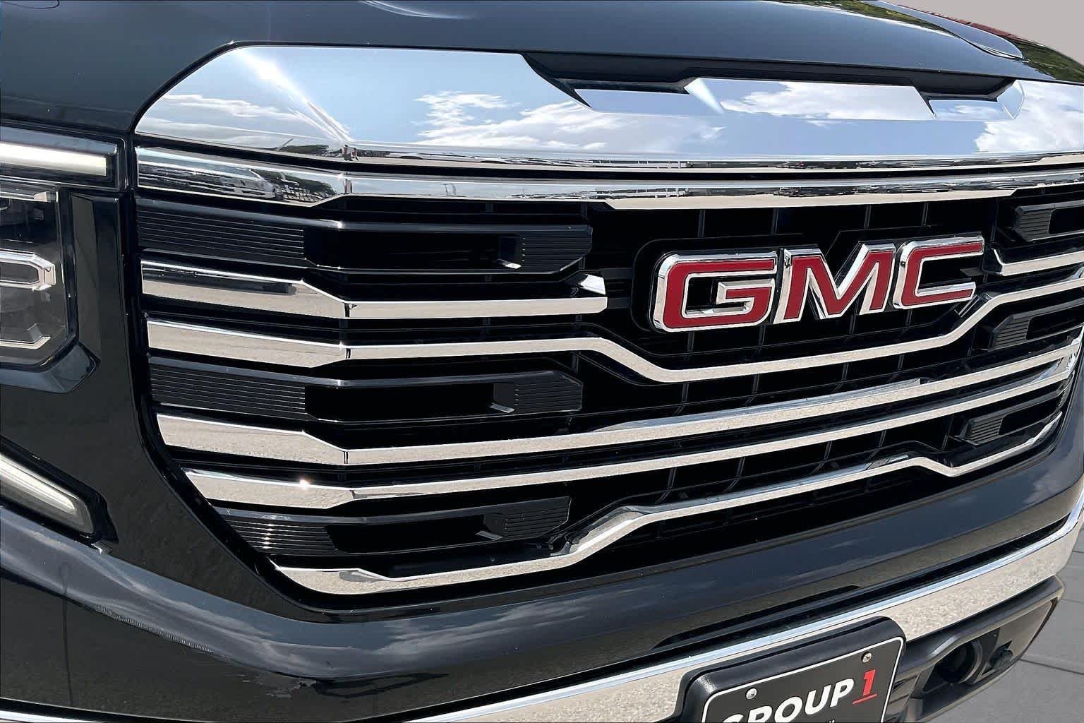 Used 2024 Onyx Black GMC SLT image 29