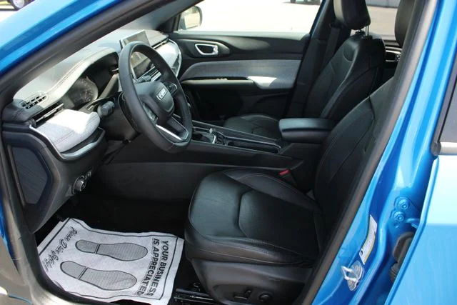 Used 2023 Blue Jeep Latitude Lux image 7