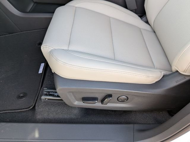 New 2026 Everest White Pearl TriCoat Nissan SL image 11