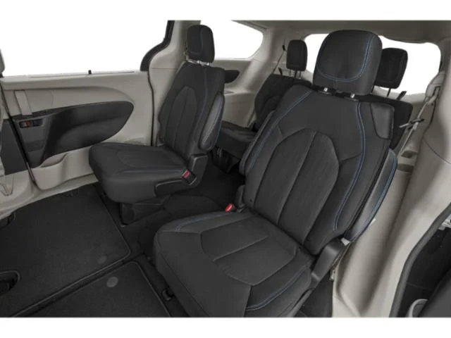 Used 2022 Silver Mist Clearcoat Chrysler Touring L image 16