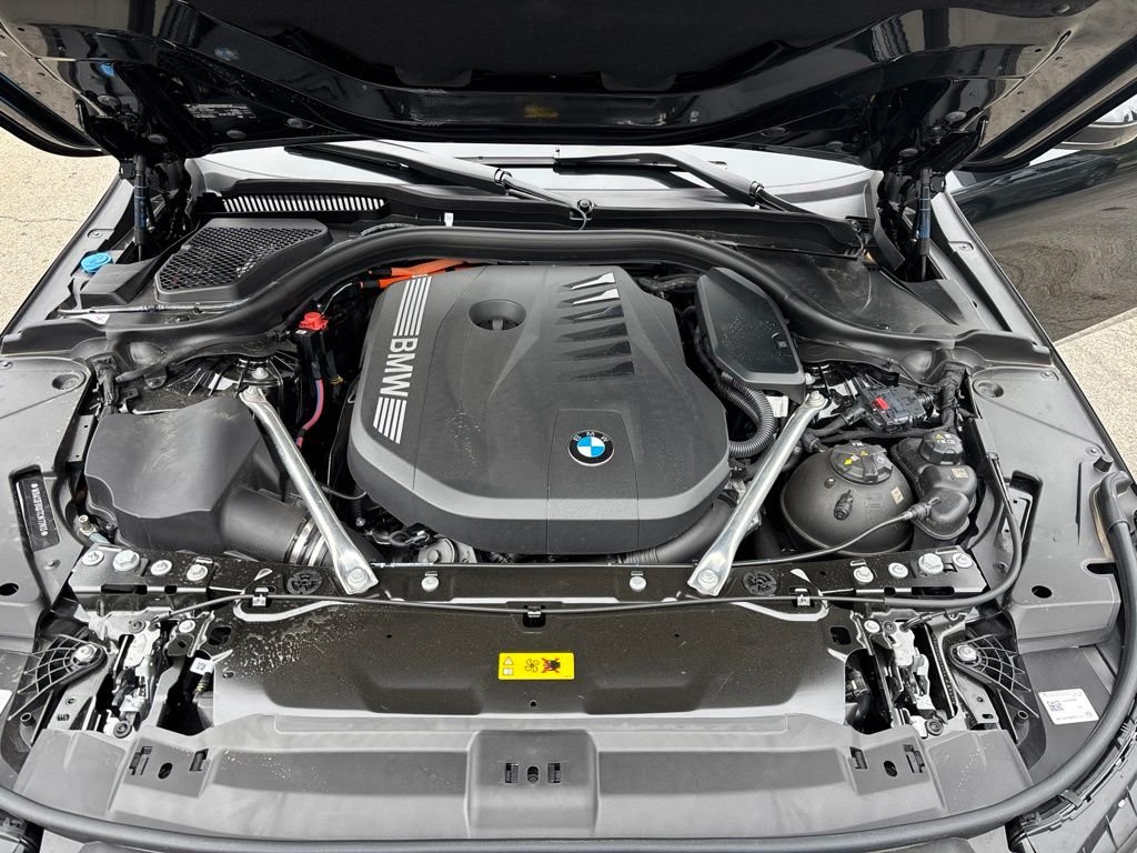 Used 2026 Black BMW 550e xDrive image 11