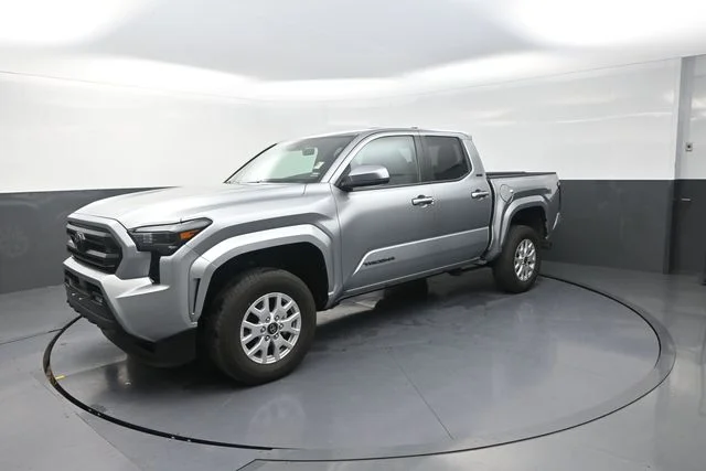 Used 2025 Silver Toyota SR5 image 41