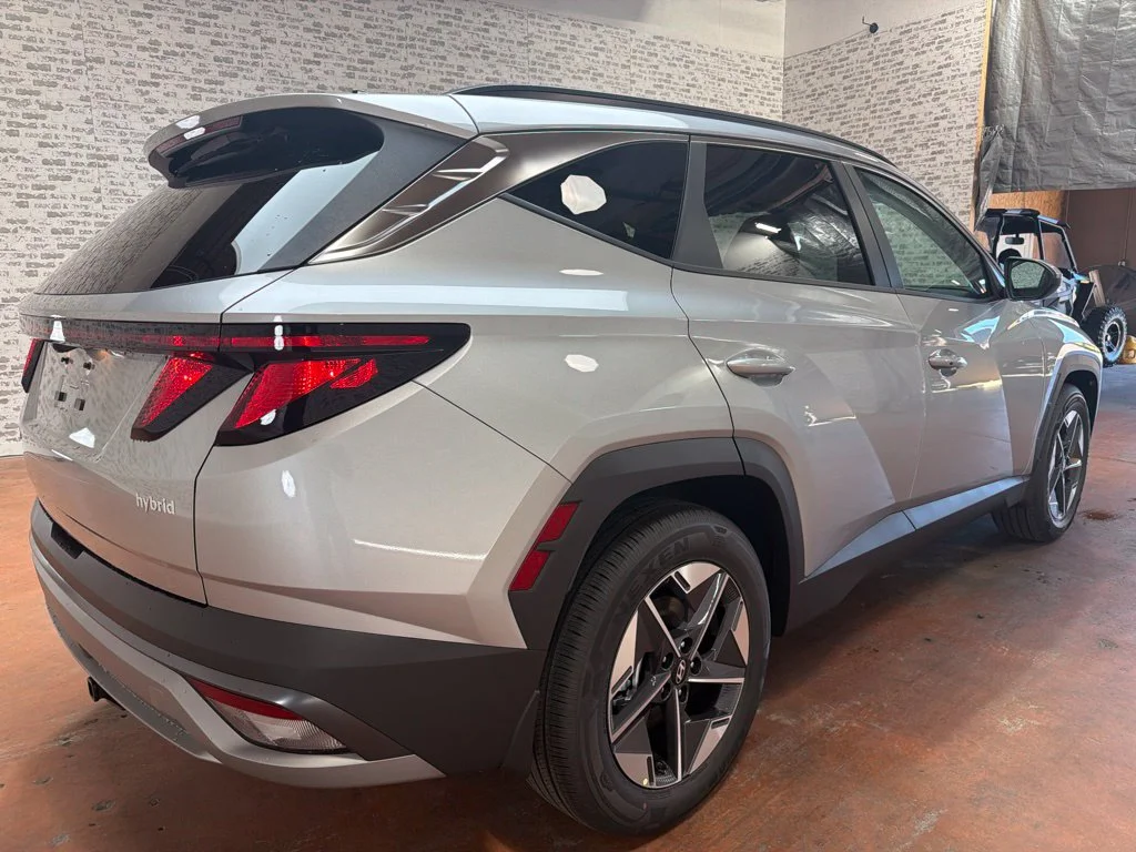 New 2026 Shimmering Silver Hyundai SEL image 7