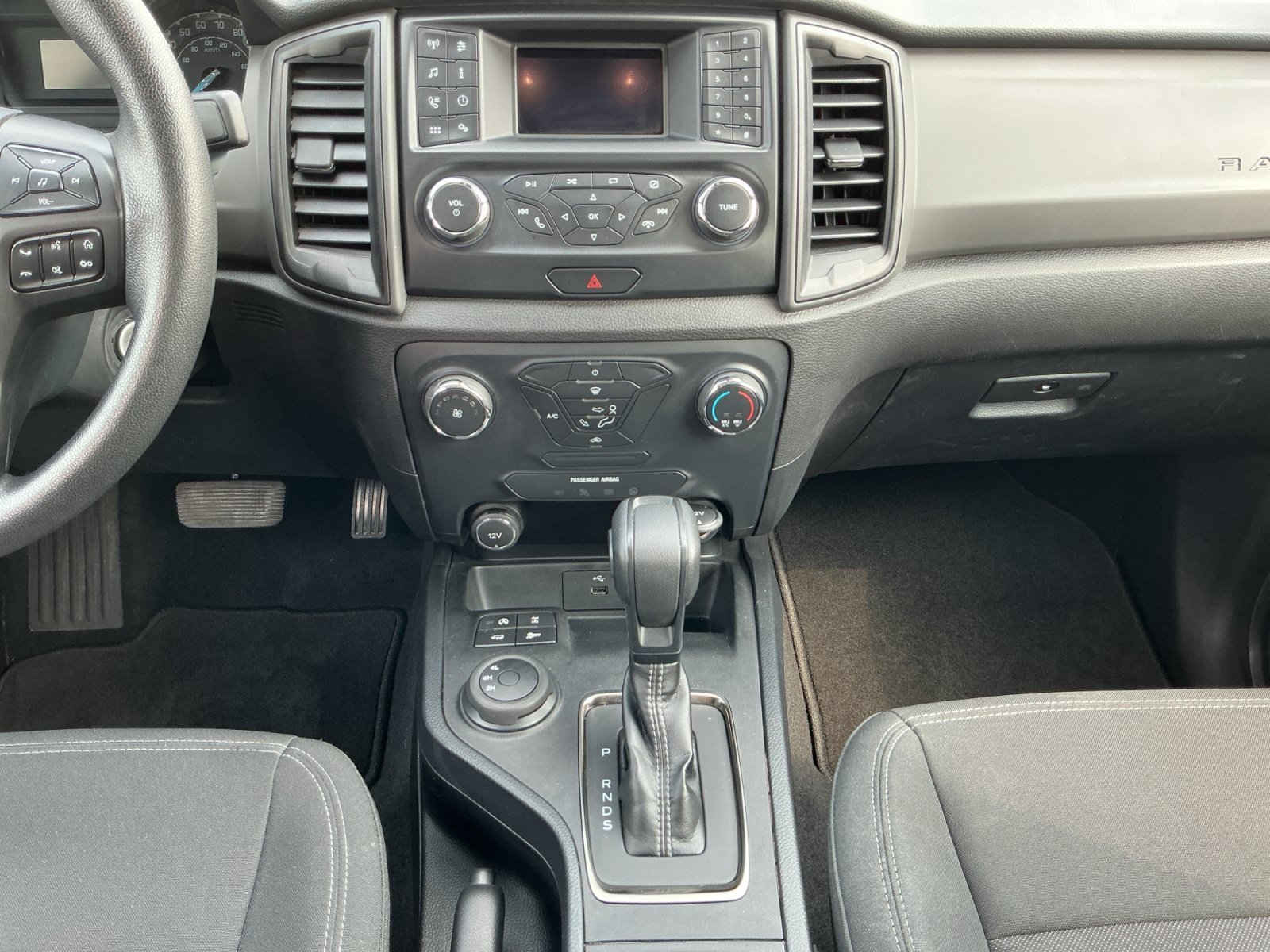 Used 2020 Blue Ford XL image 11