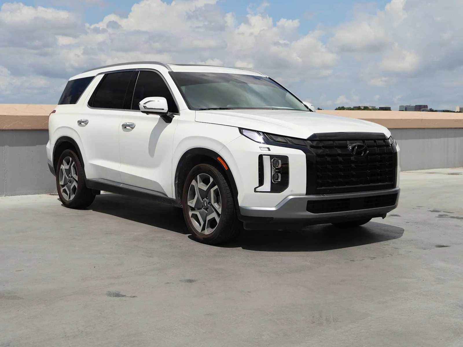 Used 2024 Hyper White Hyundai Limited image 4