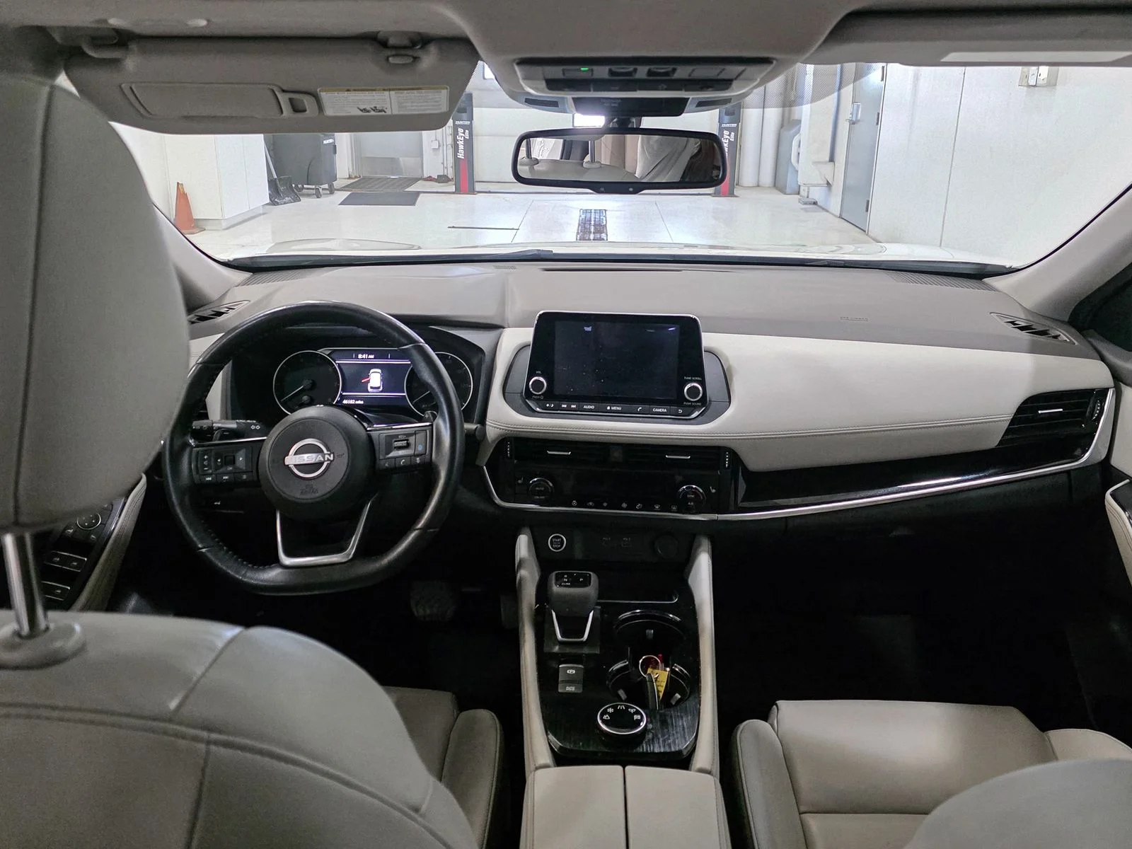 Used 2023 White Nissan SL image 24