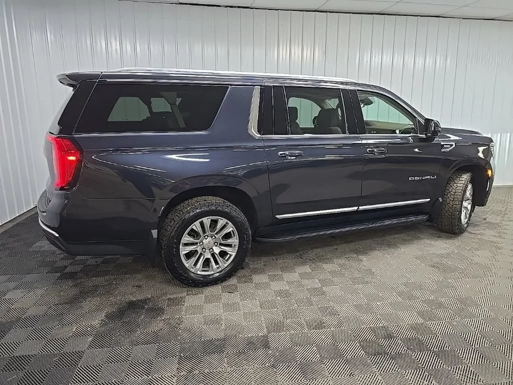 Used 2023 Titanium Rush Metallic GMC Denali image 3