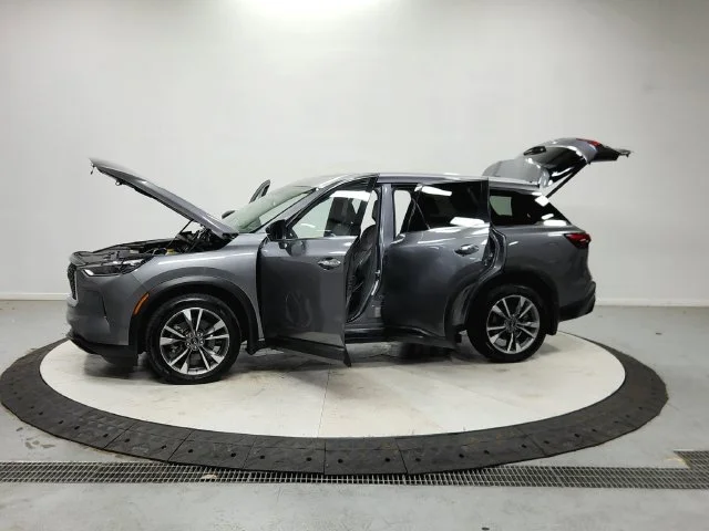 Used 2023 Gray INFINITI LUXE image 13