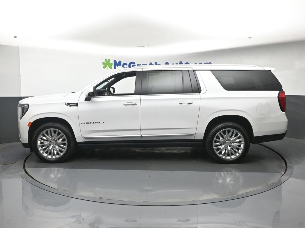 Used 2023 White GMC Denali image 26
