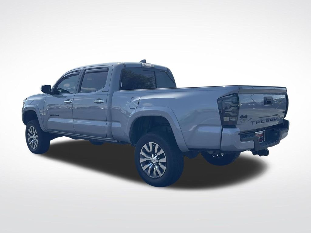 Used 2021  Toyota Limited image 4