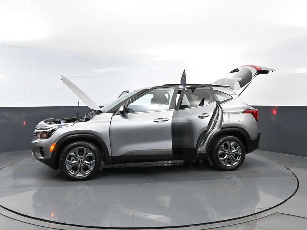 Certified Used 2024 Steel Gray Kia S image 31