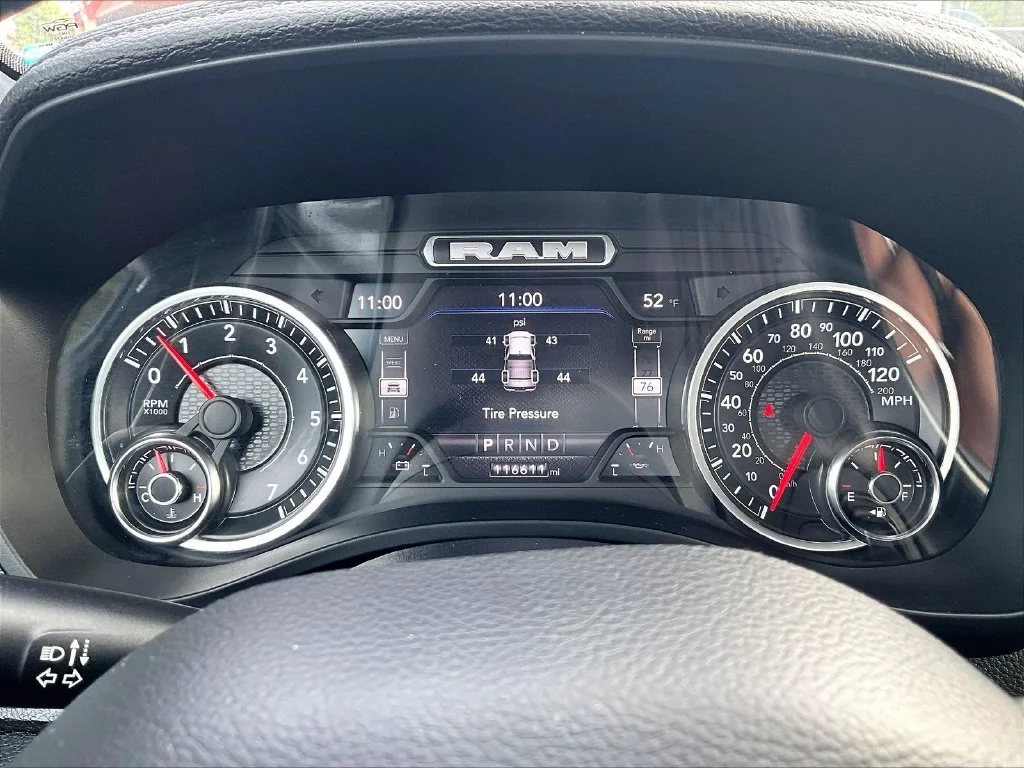 Used 2022 Silver Ram Laramie image 22