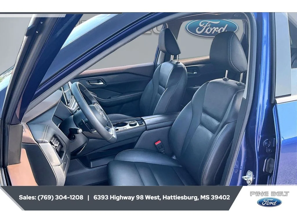 Used 2023 Caspian Blue Metallic Nissan SL image 18