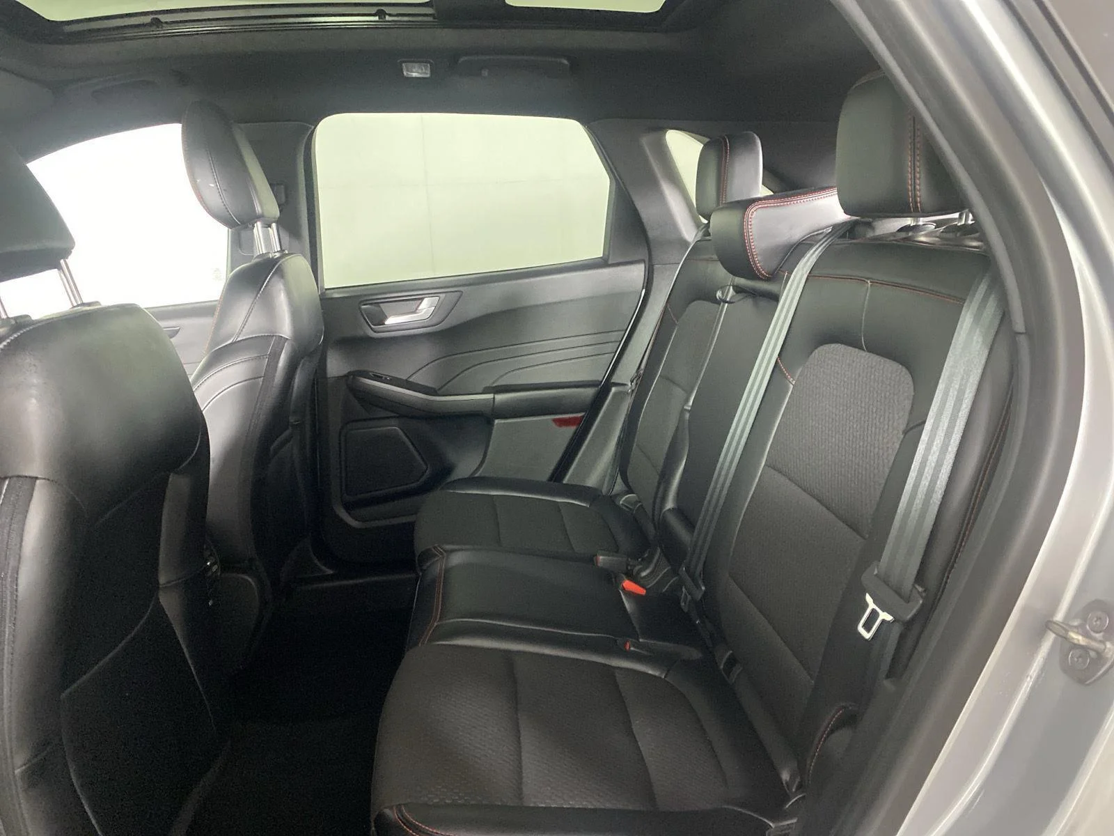 Used 2023 Iconic Silver Metallic Ford ST-Line image 34