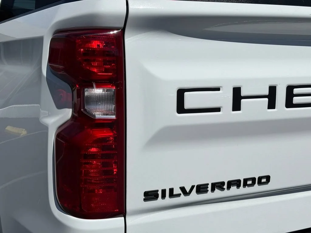 Used 2023 SUMMIT WHITE Chevrolet Custom image 10