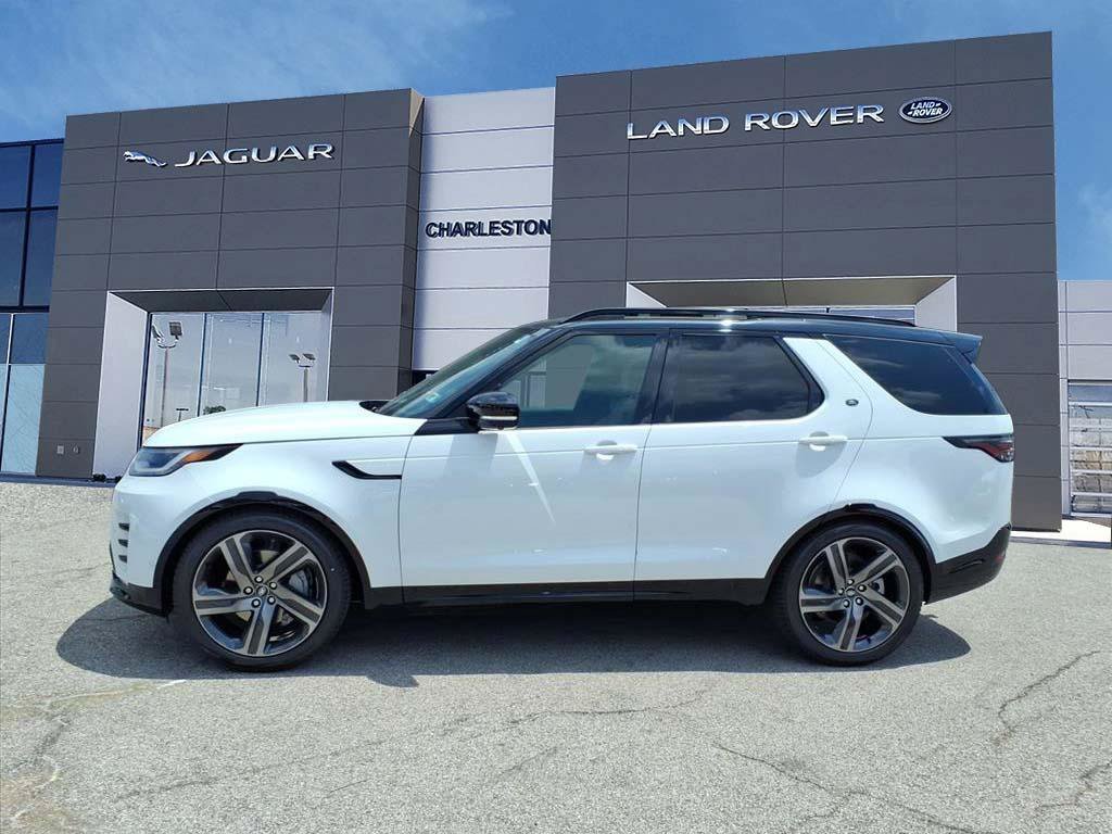 New 2026 Fuji White Land Rover Dynamic SE image 2