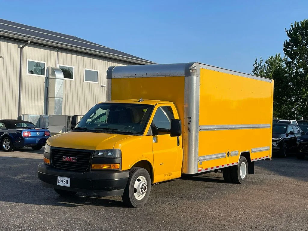 Used 2021  GMC Work Van image 4