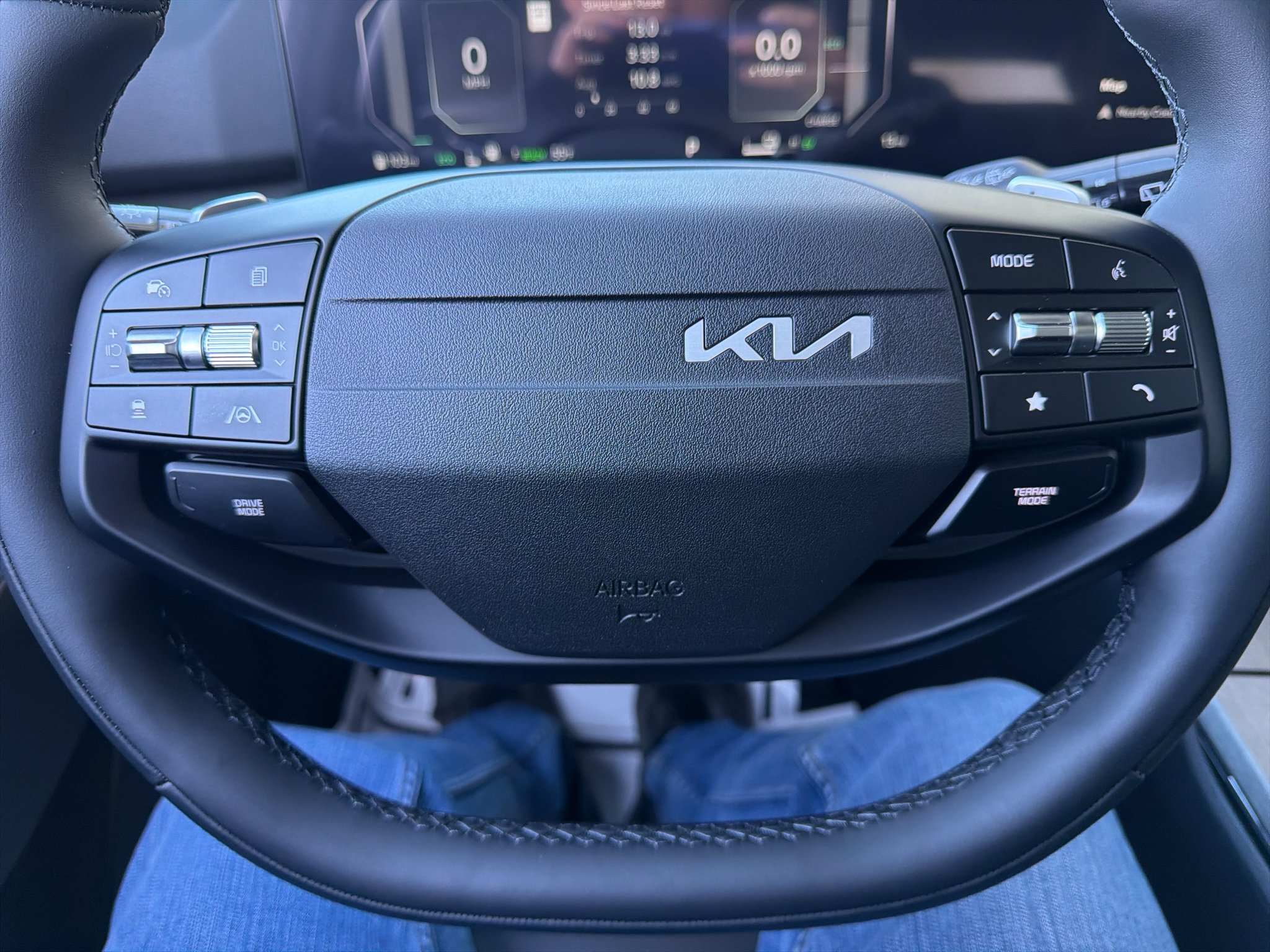New 2027 Snow White Pearl Kia X-Line image 24